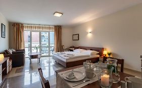 Vacationclub - Avangard Resort Apartament 23